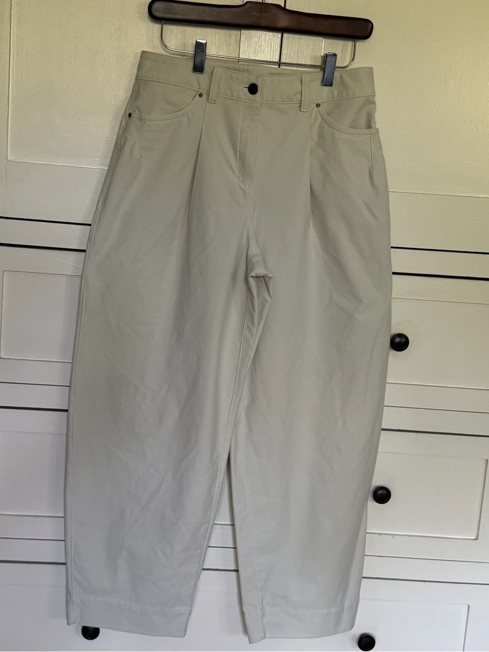 lululemon athletica women's khaki chinos